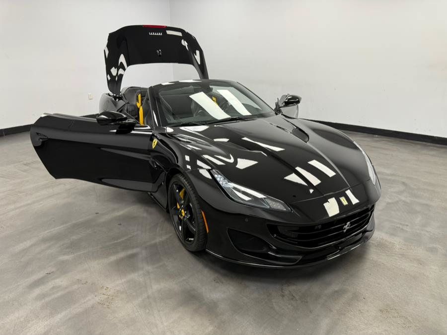 Used 2019 Ferrari Portofino RWD image 40