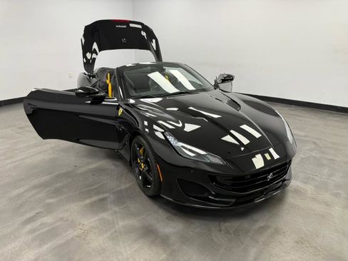Used 2019 Ferrari Portofino RWD image 40