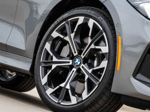 Used 2026 BMW 330i Sedan w/ Premium Package RWD image 8
