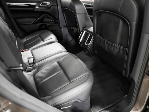Used 2012 Porsche Cayenne image 32
