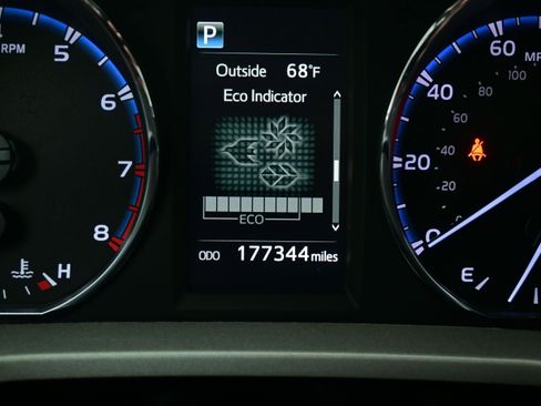Used 2016 Toyota RAV4 XLE AWD/4WD image 25