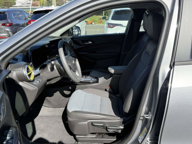 Used 2026 Chevrolet Trax LT FWD image 11