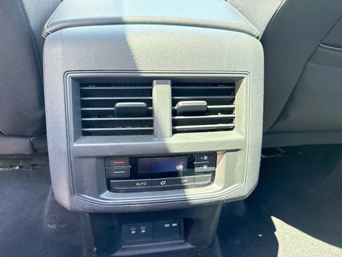 Used 2023 Volkswagen Atlas SE w/ Panoramic Sunroof Package AWD/4WD image 30