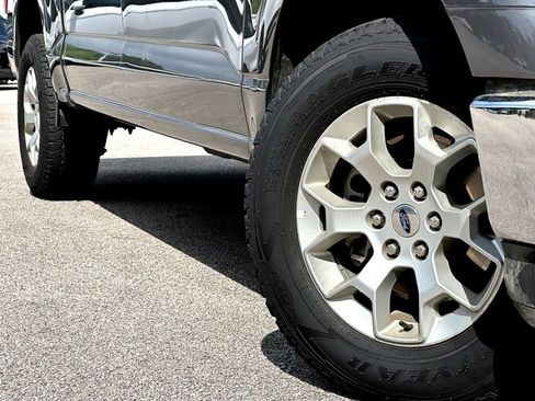Used 2023 Ford F150 XLT AWD/4WD image 2