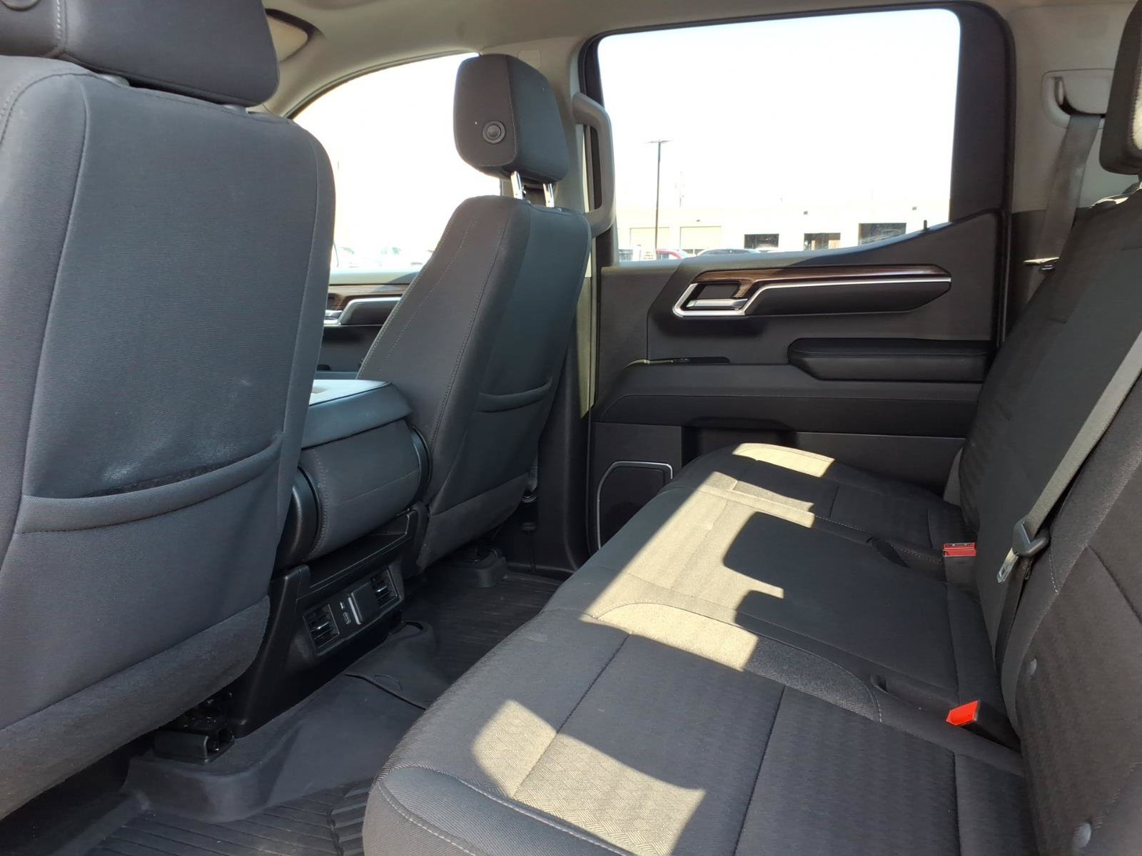 Used 2023 Chevrolet Silverado 1500 RST w/ Z71 Off-Road Package AWD/4WD image 7