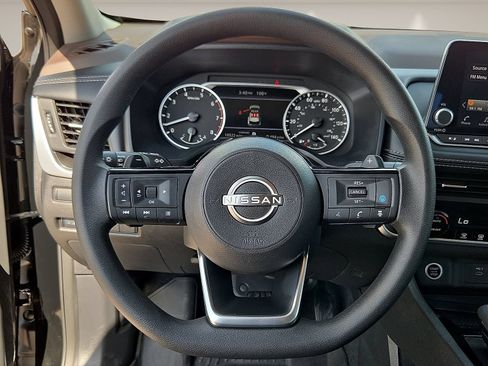 Used 2023 Nissan Rogue SV FWD image 13