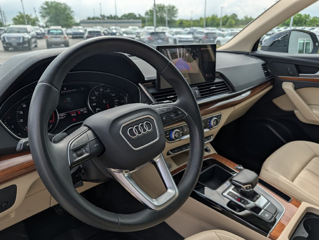 Used 2023 Audi Q5 2.0T Premium w/ Convenience Package AWD/4WD image 18