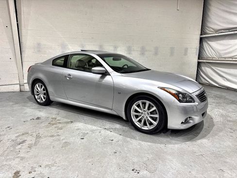 Used 2014 INFINITI Q60 Journey w/ Premium Package RWD image 5