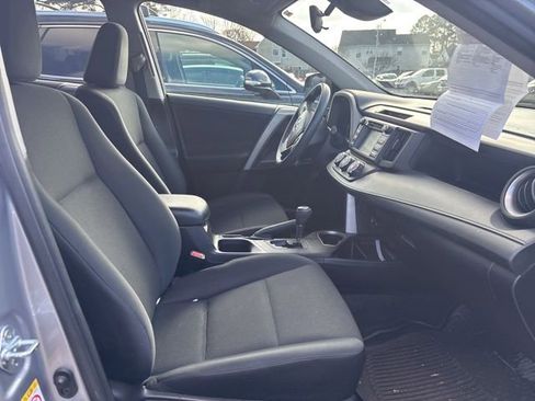 Used 2017 Toyota RAV4 LE image 9