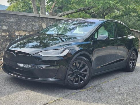 Used 2023 Tesla Model X AWD/4WD image 5