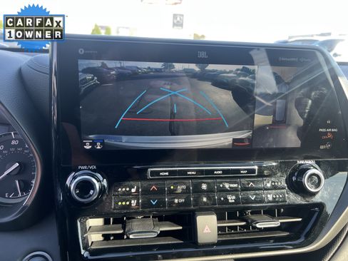 Used 2021 Toyota Highlander Limited FWD image 25