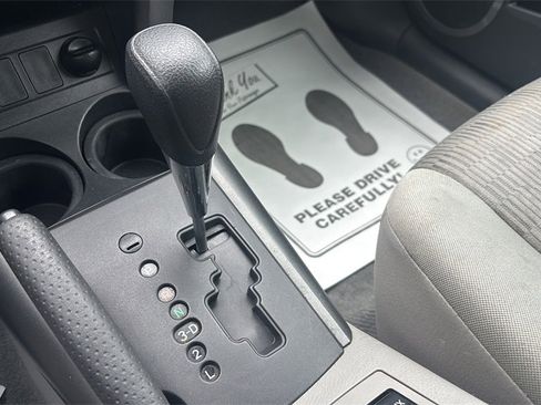 Used 2011 Toyota RAV4 4WD image 22