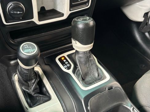 Used 2018 Jeep Wrangler Unlimited Sport image 26