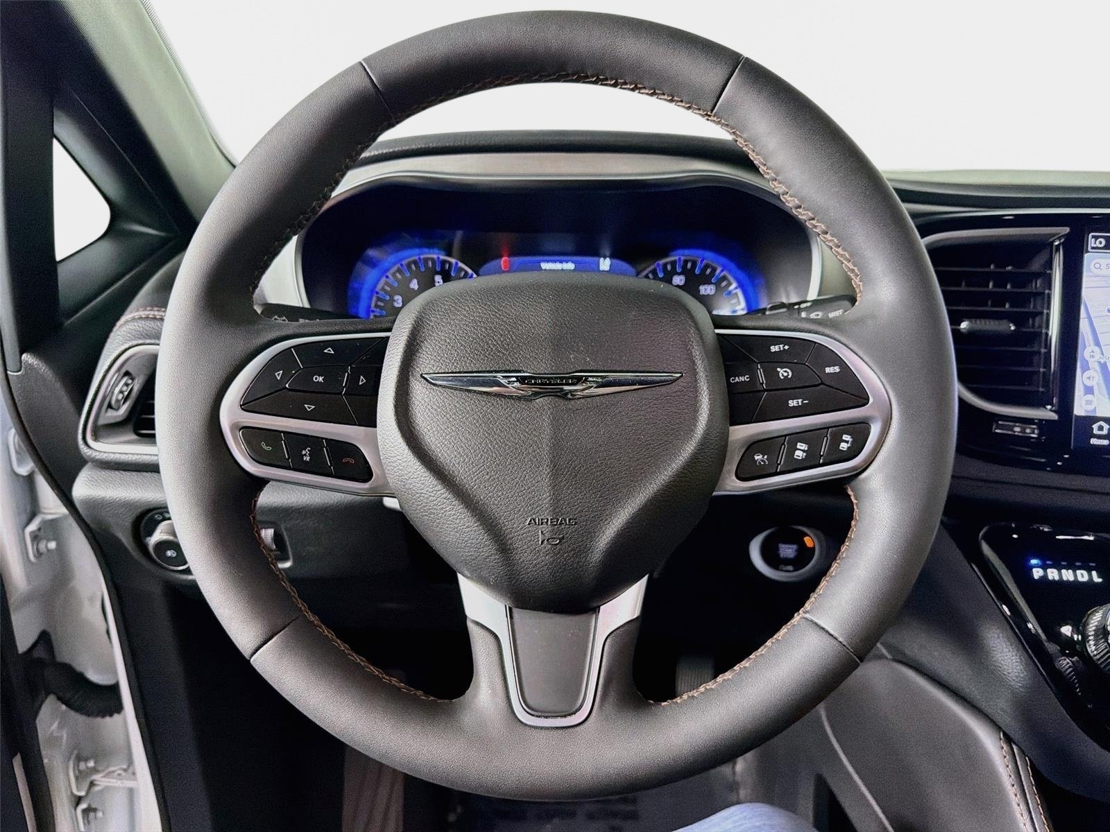 Used 2024 Chrysler Pacifica Pinnacle FWD image 13