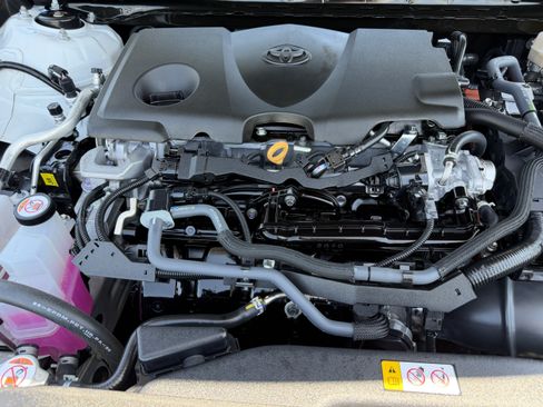 Used 2025 Toyota Camry XSE FWD image 28