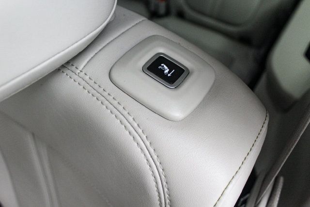 Used 2024 Jeep Wagoneer L Series II w/ Flexible Seating Group RWD image 24