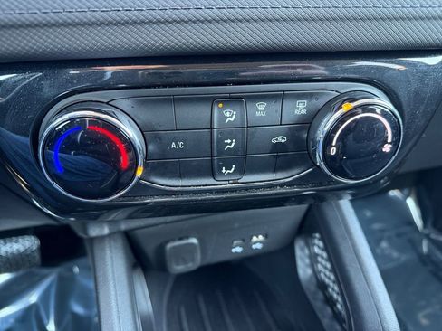 Used 2024 Chevrolet TrailBlazer LT image 19