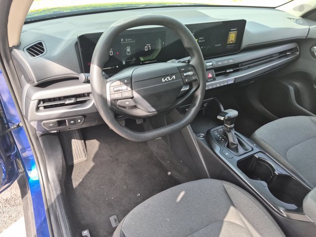Used 2025 Kia K4 FWD image 15
