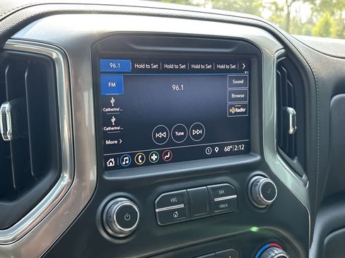 Used 2019 Chevrolet Silverado 1500 LTZ w/ LTZ Plus Package AWD/4WD image 16