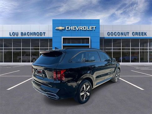 Used 2023 Kia Sorento S image 8