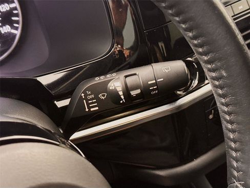 Used 2023 Nissan Pathfinder SL w/ SL Premium Package FWD image 6