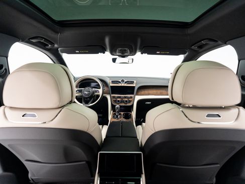 Certified 2024 Bentley Bentayga Extended Wheelbase image 26