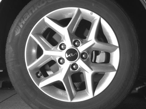 Used 2025 Kia Soul LX w/ LX Technology Package FWD image 13
