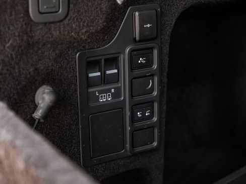 Used 2023 Land Rover Discovery HSE R-Dynamic AWD/4WD image 71