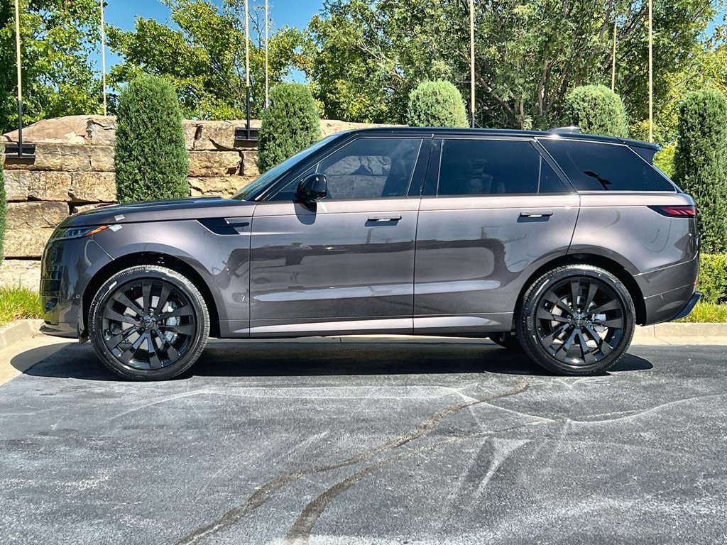 New 2027 Land Rover Range Rover Sport Dynamic SE AWD/4WD image 2