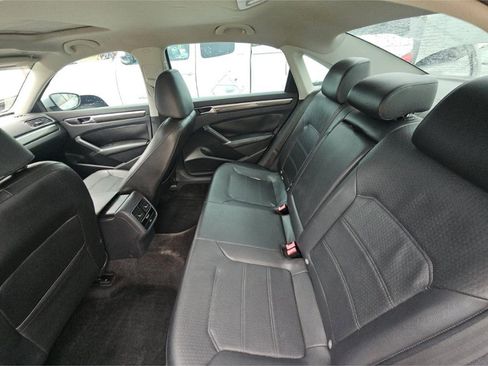 Used 2016 Volkswagen Passat 1.8T SE image 13