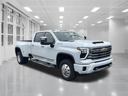 New 2026 Chevrolet Silverado 3500 High Country w/ Technology Package image 3