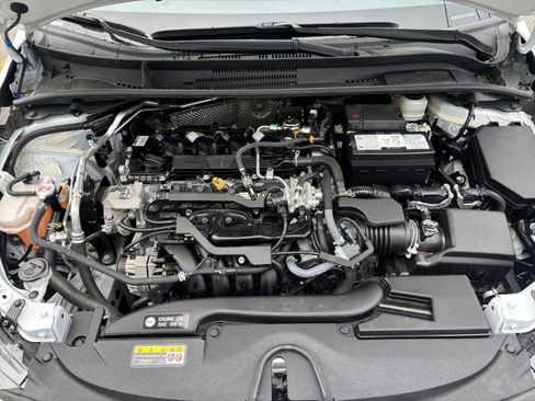 Used 2025 Toyota Corolla LE image 28