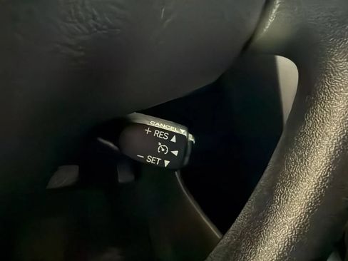 Used 2010 Toyota Yaris Sedan FWD image 15