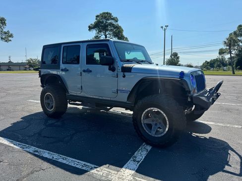 Used 2012 Jeep Wrangler Unlimited Sahara w/ Connectivity Group image 4