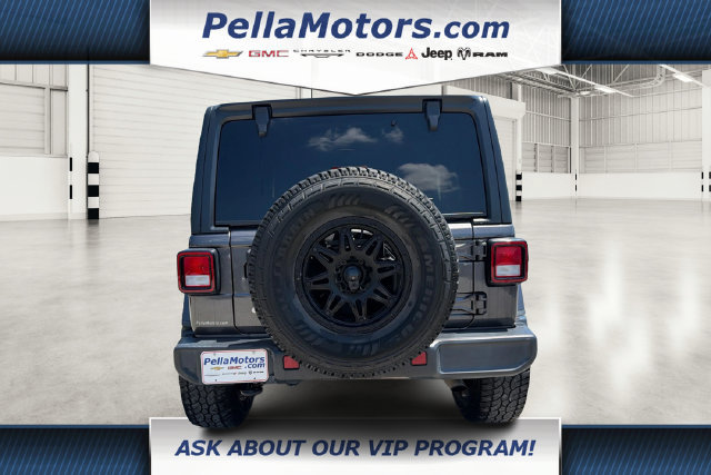 Used 2019 Jeep Wrangler Unlimited Sahara AWD/4WD image 4