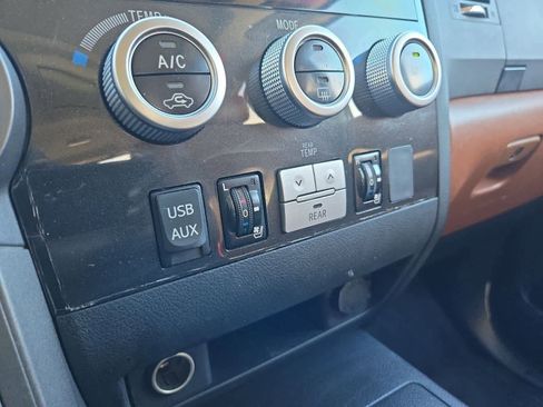 Used 2011 Toyota Sequoia Platinum image 33