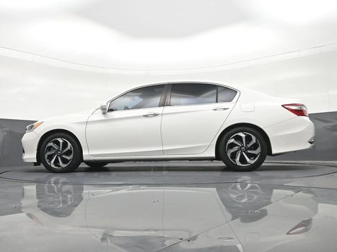 Used 2017 Honda Accord EX image 25