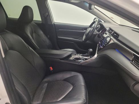 Used 2019 Toyota Camry XSE FWD image 21