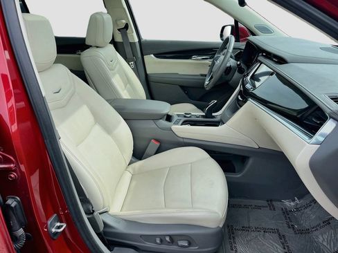 Used 2023 Cadillac XT6 Premium Luxury w/ Technology Package FWD image 31