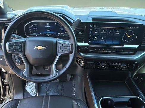 Used 2024 Chevrolet Silverado 2500 High Country w/ High Country Premium Package image 9