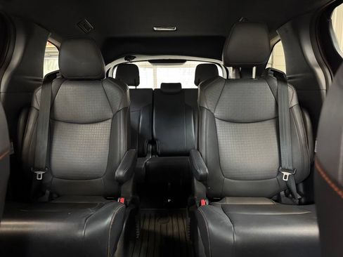 Used 2021 Toyota Sienna XSE FWD image 15