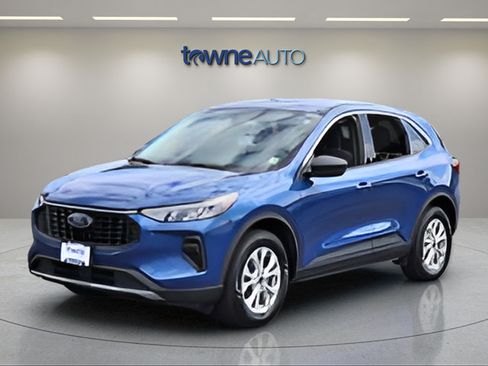 Used 2023 Ford Escape Active AWD/4WD image 3