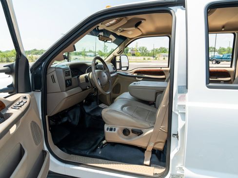 Used 2000 Ford F350 Lariat image 30