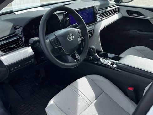 Used 2026 Toyota Camry XLE AWD/4WD image 9