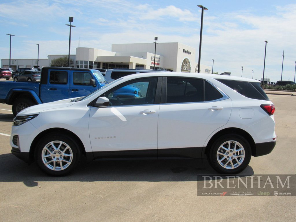 Used 2022 Chevrolet Equinox LT FWD image 2