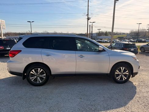 Used 2017 Nissan Pathfinder S FWD image 6