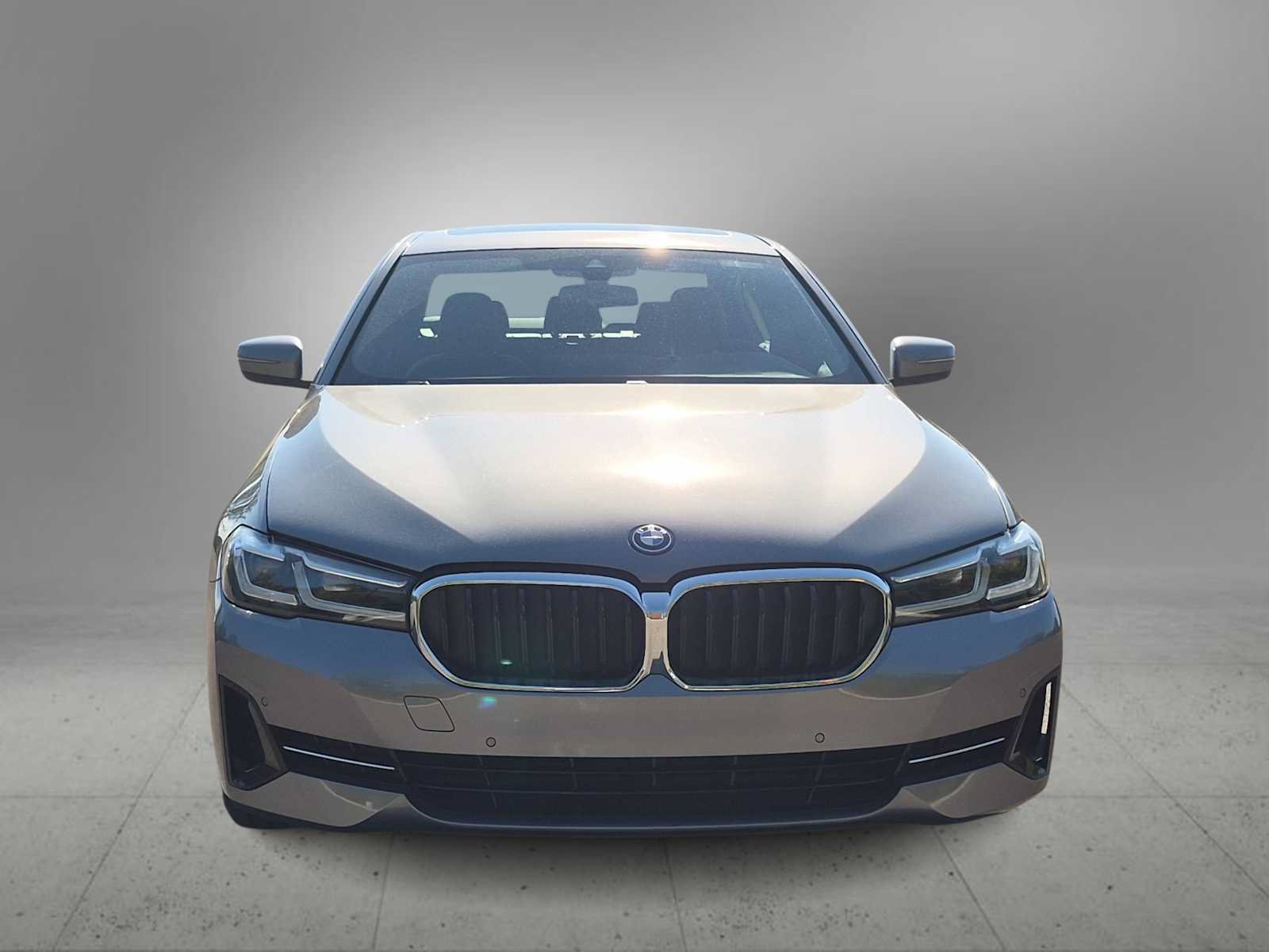 Used 2023 BMW 530e xDrive w/ Convenience Package AWD/4WD image 3