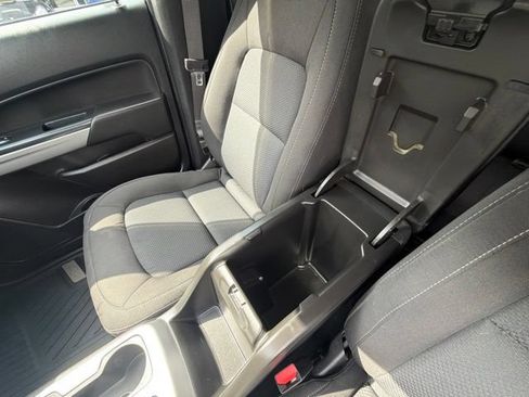 Used 2022 Chevrolet Colorado LT w/ LT Convenience Package AWD/4WD image 22