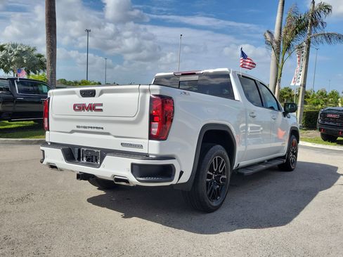 Used 2022 GMC Sierra 1500 Elevation w/ Elevation Premium Package image 5