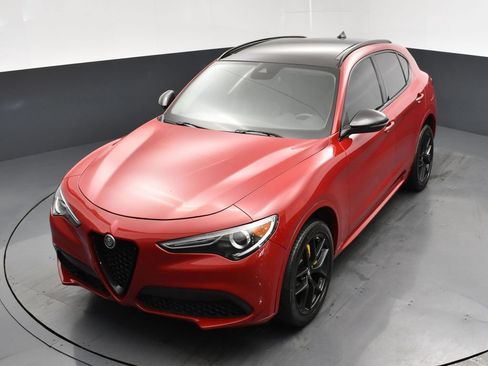 Used 2021 Alfa Romeo Stelvio Ti w/ Nero Edizione AWD/4WD image 18